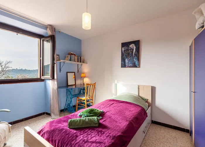 La Clavelle ساناري سور مير